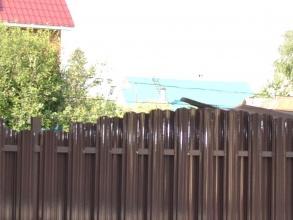 Забор из евроштакетника на ленточном фундаменте 10 метров фото в Загорянском